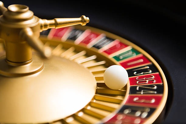 Bandar Poker table lobby on fp toto showing stake levels and available seats